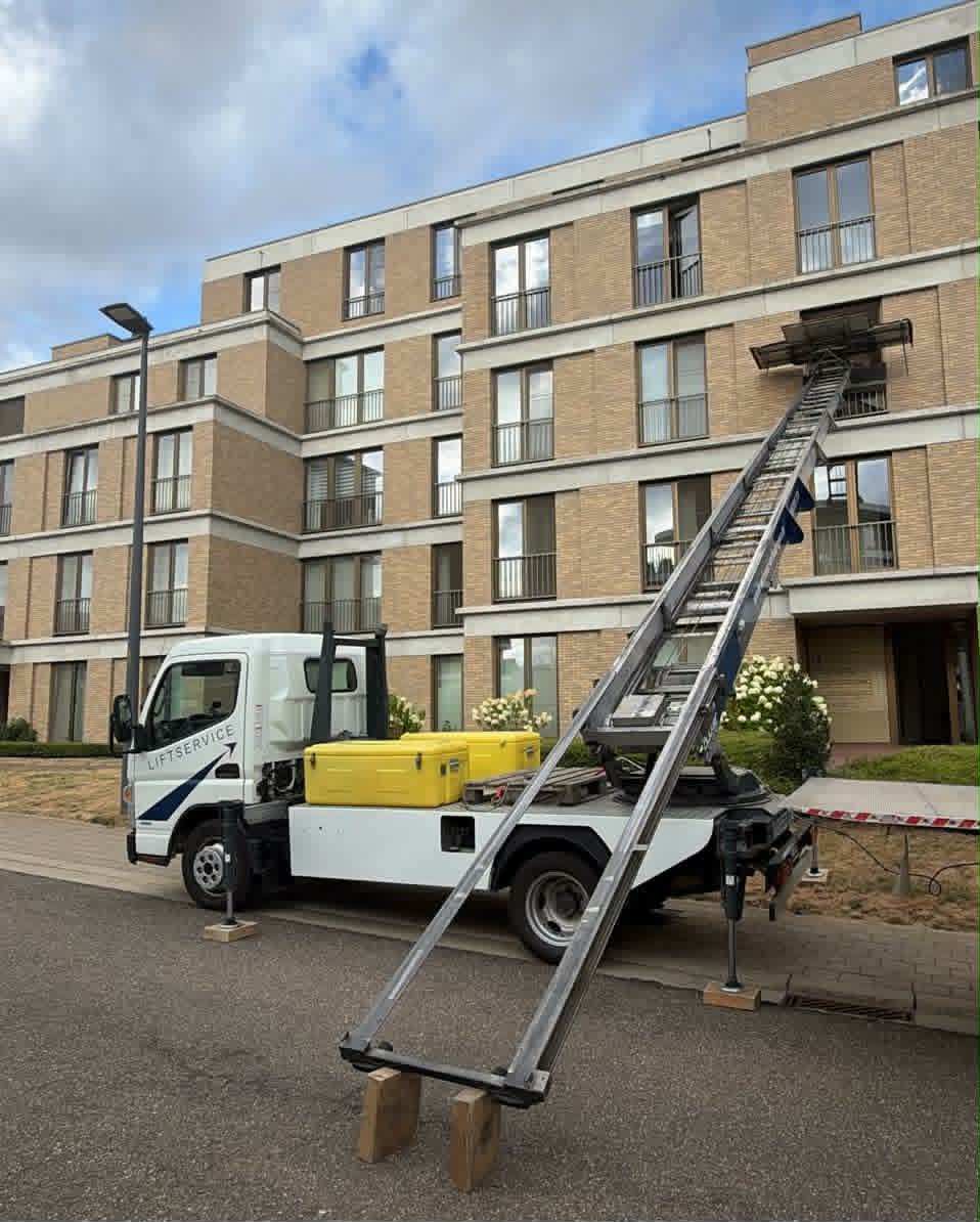 Autolift van Winnen Verhuizingen